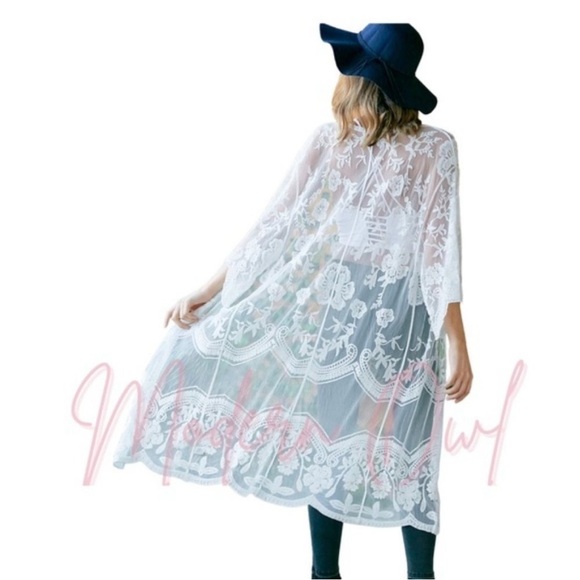 DAVI & DANI Tops - Davi & Dani Lace Kimono